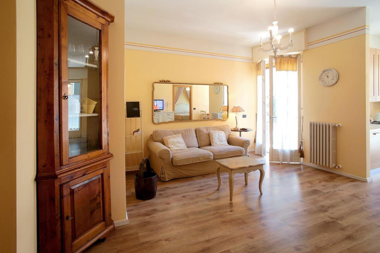 Appartamenti Piazza Umberto I Torri Del Benaco Exteriér fotografie