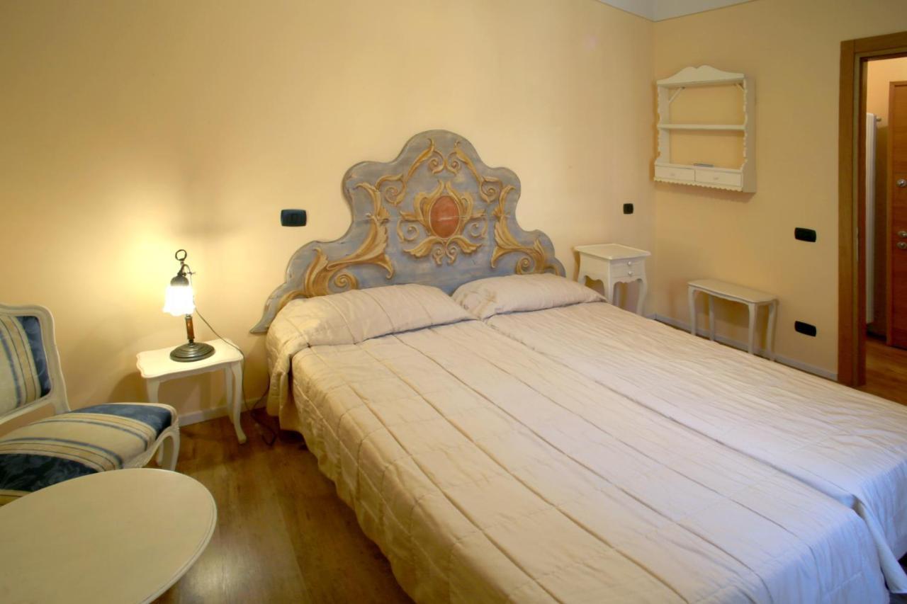 Appartamenti Piazza Umberto I Torri Del Benaco Exteriér fotografie