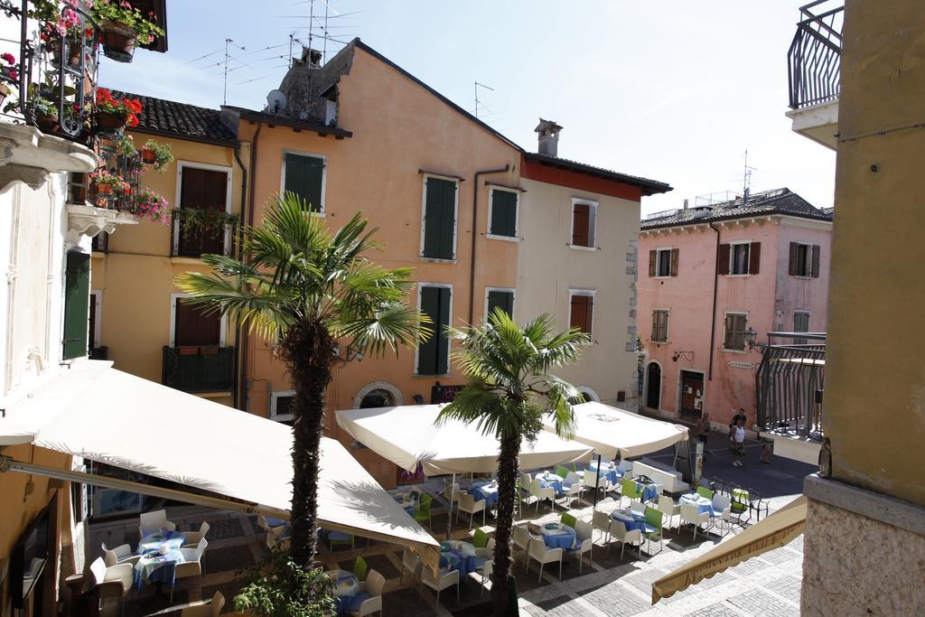 Appartamenti Piazza Umberto I Torri Del Benaco Pokoj fotografie