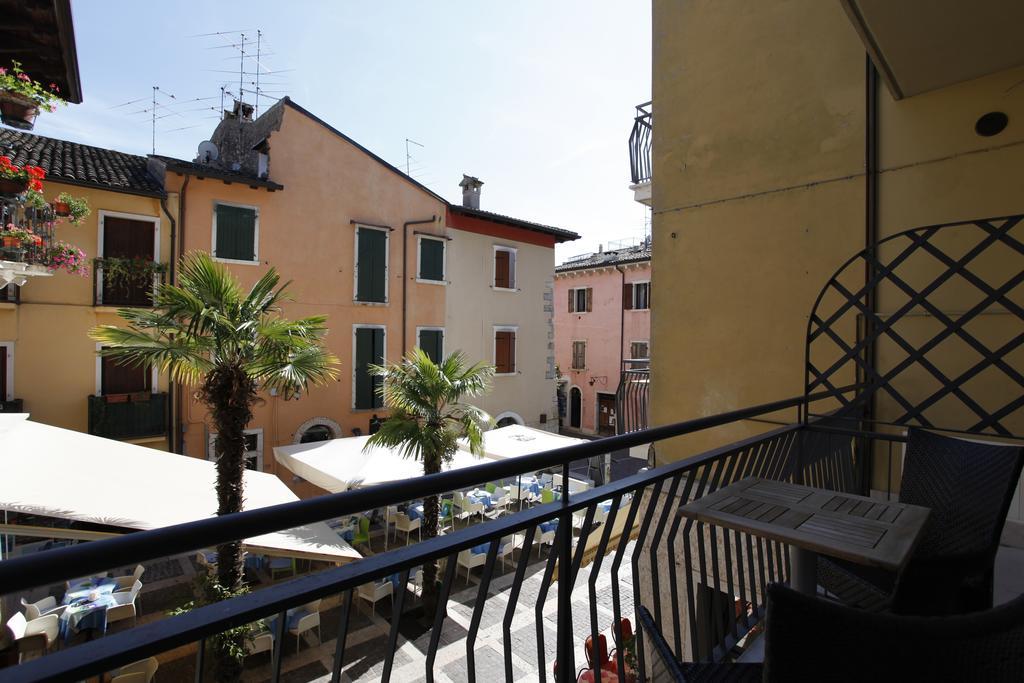 Appartamenti Piazza Umberto I Torri Del Benaco Pokoj fotografie