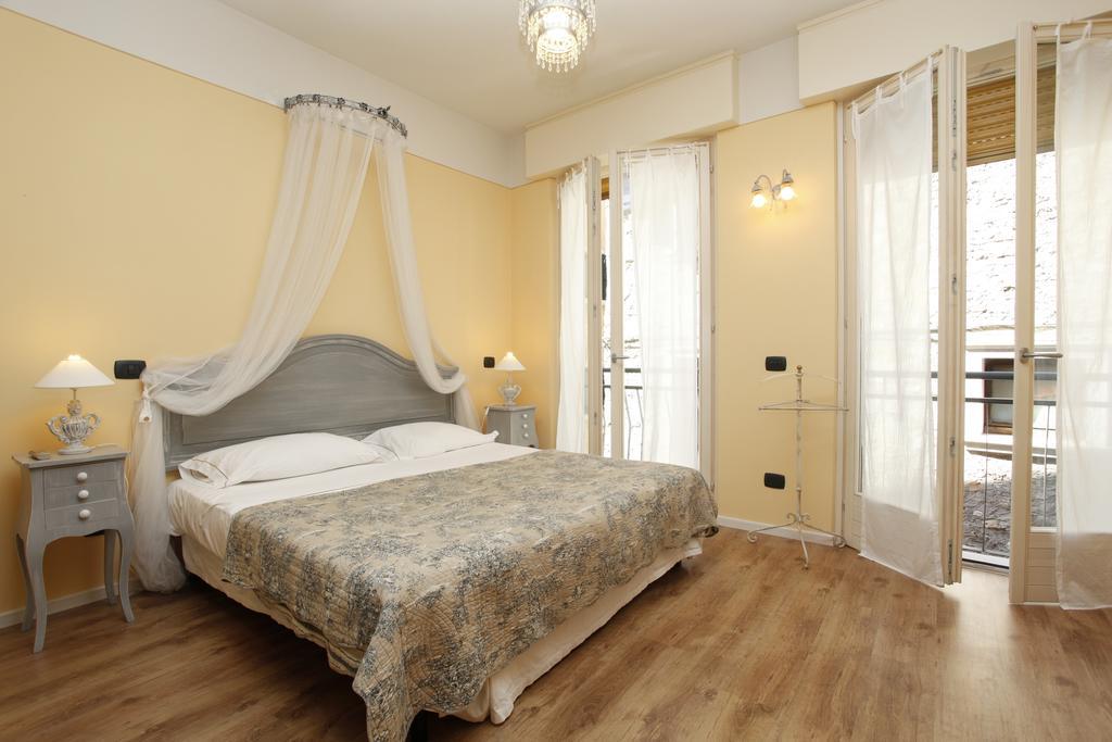 Appartamenti Piazza Umberto I Torri Del Benaco Pokoj fotografie